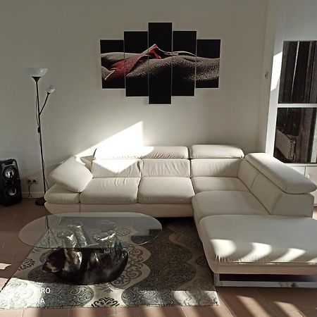 ガンブルーLoft Cosi A Proximite Du Centre Geographique Belgeアパートメント エクステリア 写真
